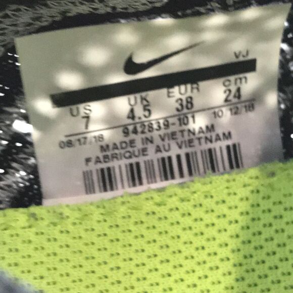 Nike Free RN Flyknit Oreo Black/White Running Shoes 942839-101 Women’s Size 7 - Picture 11 of 12